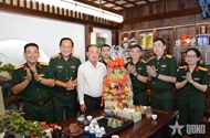 武明良上将看望慰问原国防部领导